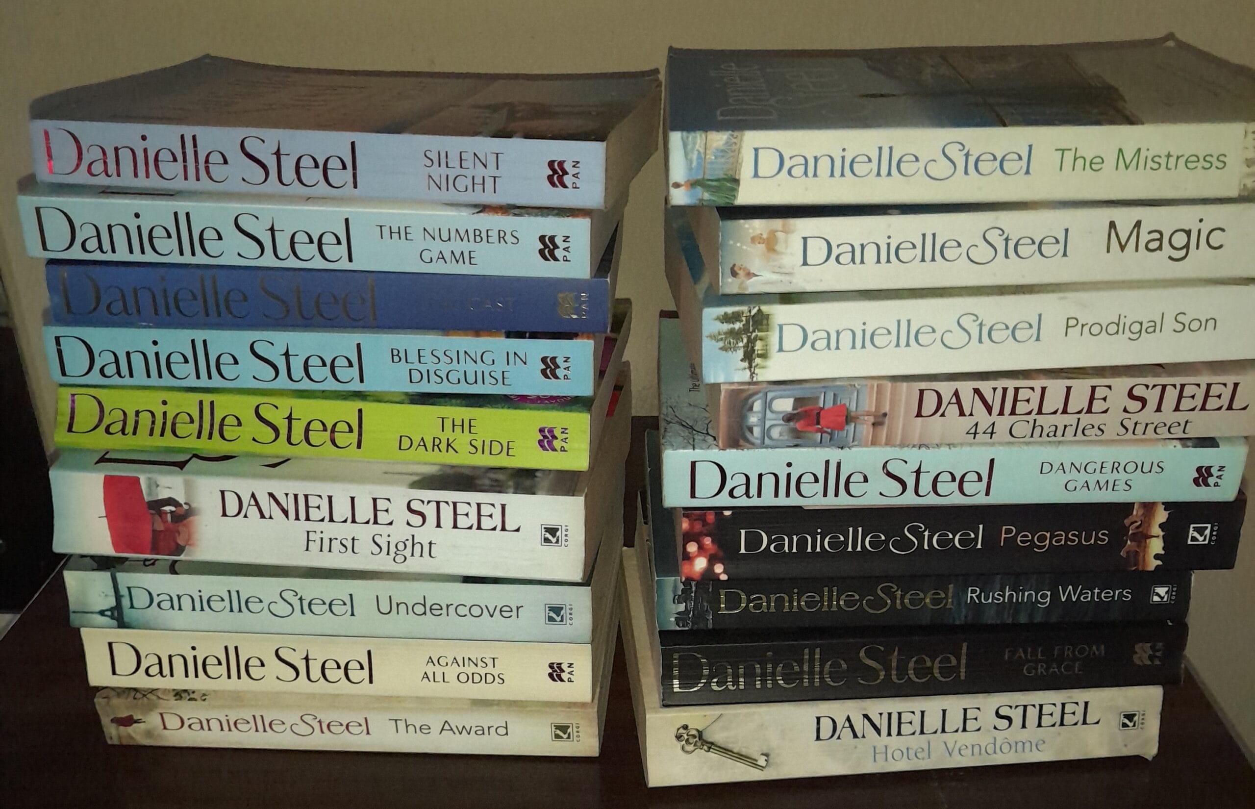 Danielle Steel Novels 18 Paperbacks