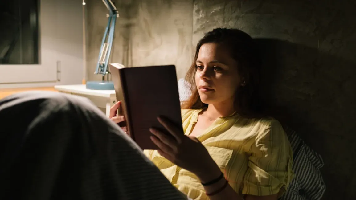 Why Successful People Read Before Bed